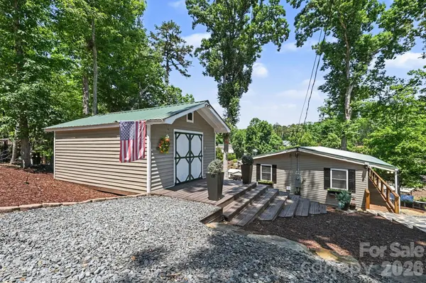512 Deerfield RD, Mount Gilead, NC 27306