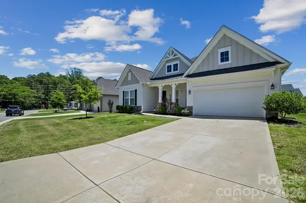 8096 Woodline LN, Denver, NC 28037
