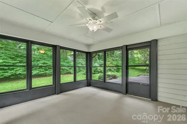 300 Ethan Pond WAY, Hendersonville, NC 28791