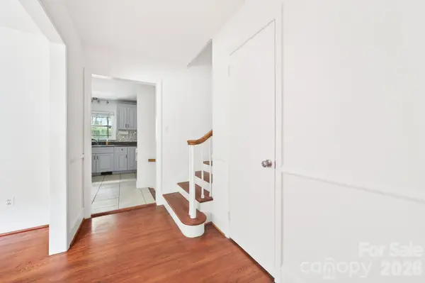 6209 Candlewood DR, Charlotte, NC 28210