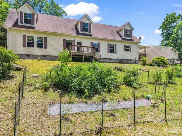 2255 Mount Olivet RD, Zirconia, NC 28790