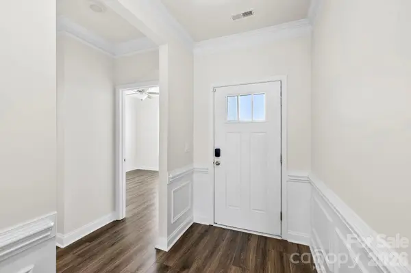 48 Thornberry RD, Hendersonville, NC 28792