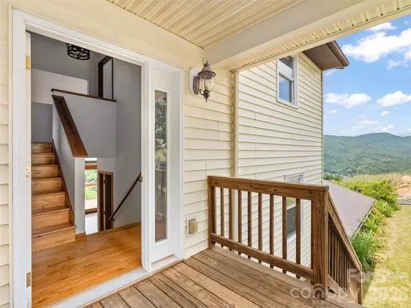 50 Blossom DR, Waynesville, NC 28786