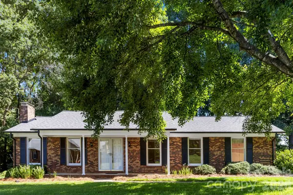 2410 Sandlewood DR, Gastonia, NC 28054