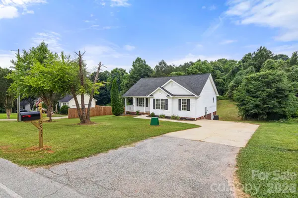 2931 Greenleaf RD, Clover, SC 29710