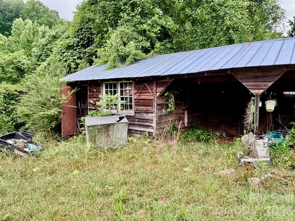 138 Greenhill Farms DR, Rutherfordton, NC 28139