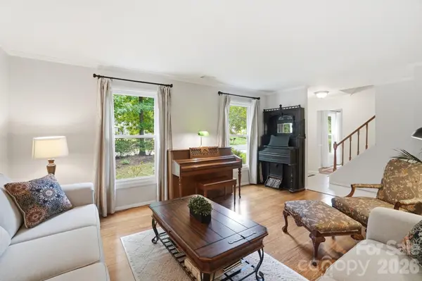 8211 Mahogany DR, Charlotte, NC 28227