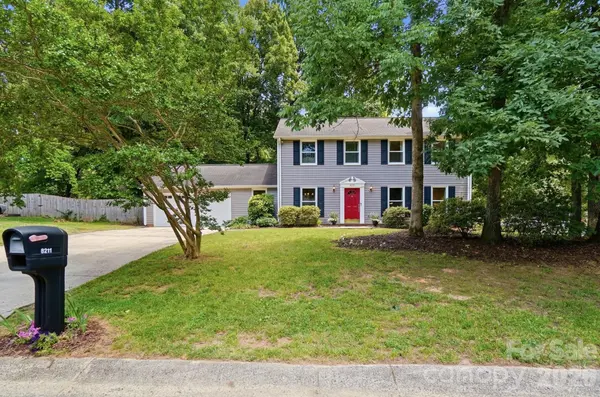 8211 Mahogany DR, Charlotte, NC 28227