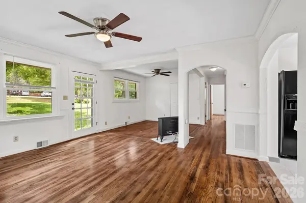 154 Richmond Hill DR, Asheville, NC 28806