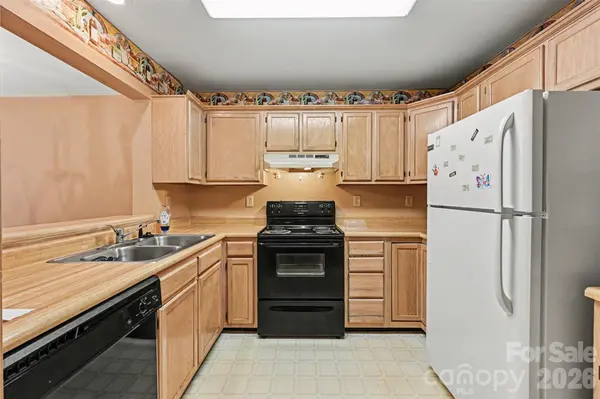 9610 Green Gable CT, Charlotte, NC 28270