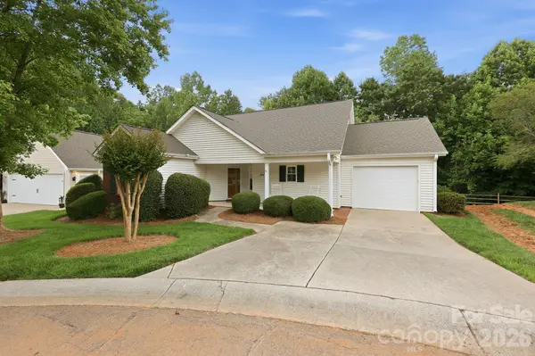 228 Oak Village Pkwy, Mooresville, NC 28117