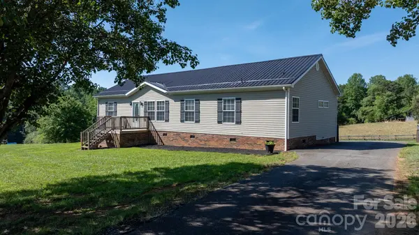 3015 Farm Pond LN, Granite Falls, NC 28630