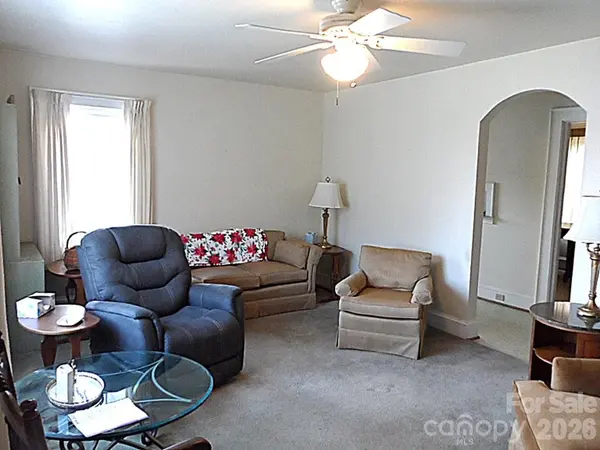 107 W Concord ST, Morganton, NC 28655