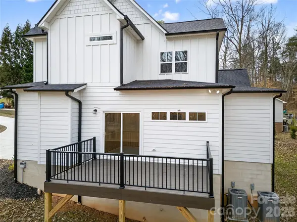 140 Meadowfall LN, Troutman, NC 28166