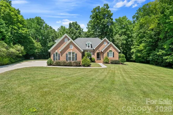 305 Forbes CT, Lake Wylie, SC 29710