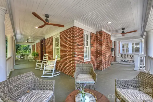 2126 Dilworth RD E, Charlotte, NC 28203