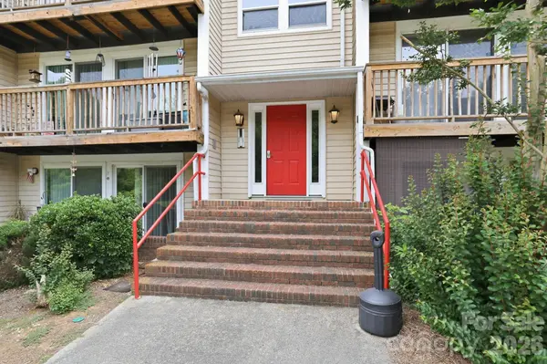 9630 Old Gate DR, Matthews, NC 28105