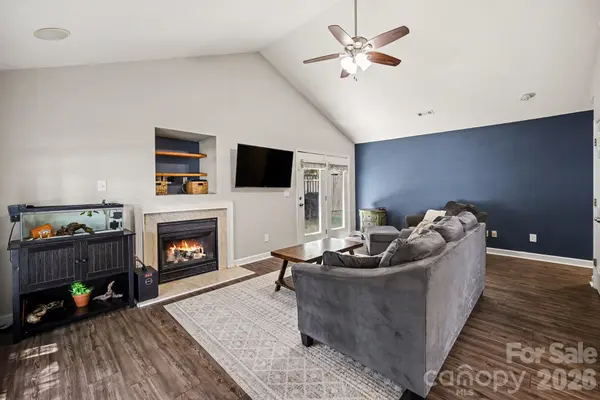 132 Brookhollow DR, Mount Holly, NC 28120