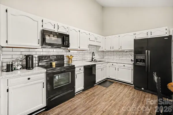 132 Brookhollow DR, Mount Holly, NC 28120