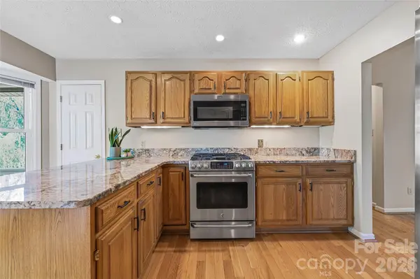 279 Woody LN, Asheville, NC 28804