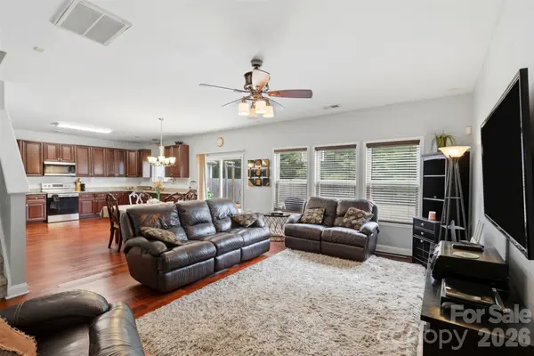 14021 Pinyon Pine LN, Charlotte, NC 28215