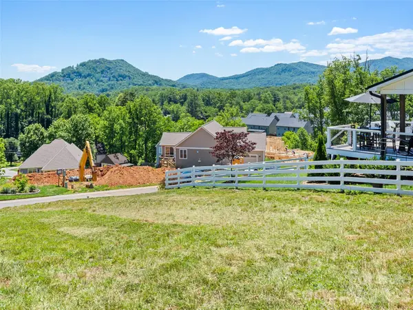 145 Meadow Breeze RD, Arden, NC 28704