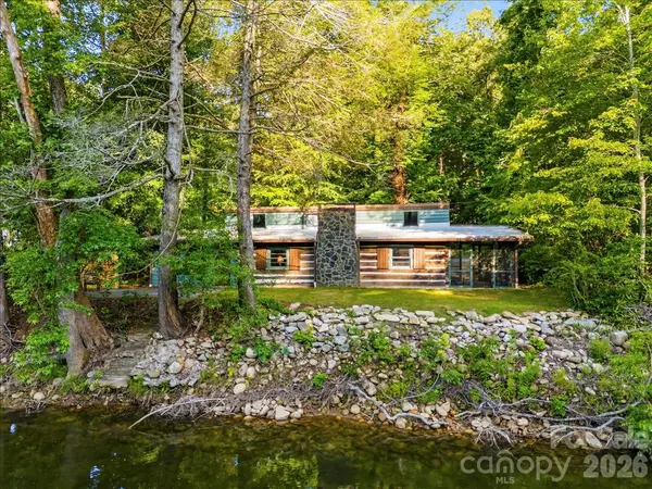 1878 Linville River RD, Nebo, NC 28761
