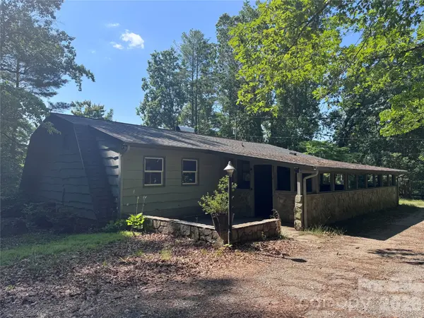 1135 Iron CIR, Morganton, NC 28655