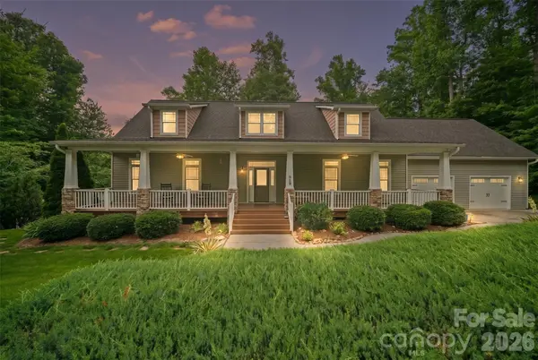 813 Beech Tree PL, Hendersonville, NC 28792