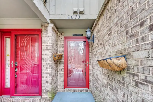8073 Charter Oak LN, Charlotte, NC 28226