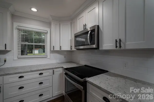 203 Park RD, Mount Holly, NC 28120