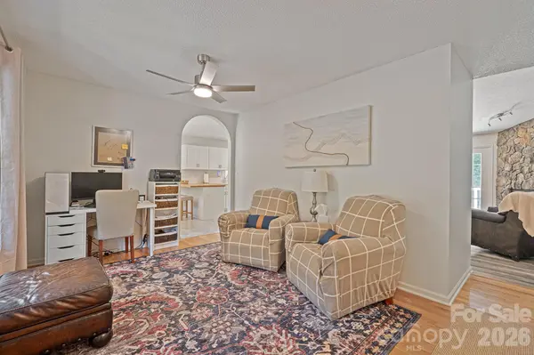 1133 Finger Bridge RD, Hickory, NC 28602