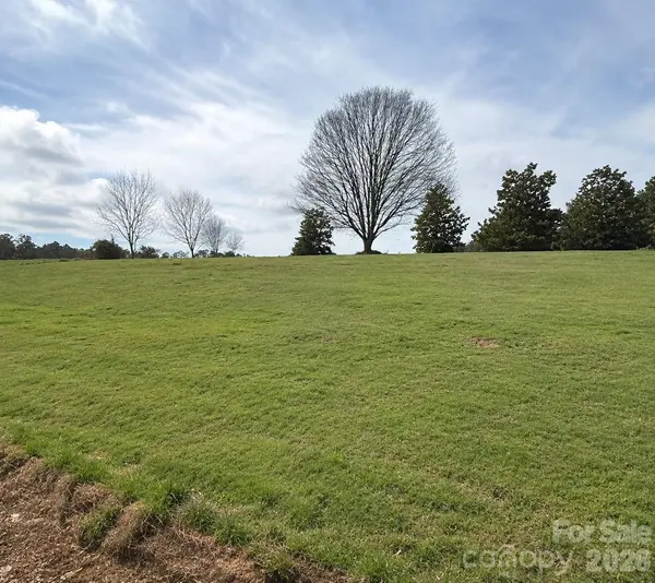 678 Old Stage RD,  Edgefield,  SC 29824