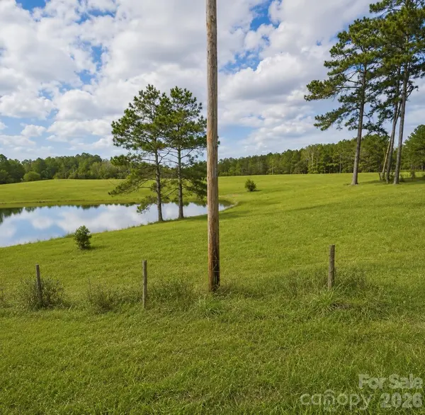 678 Old Stage RD, Edgefield, SC 29824