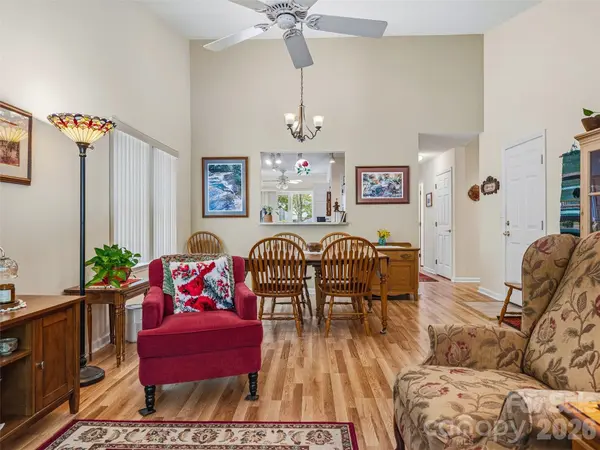 107 London CT, Brevard, NC 28712