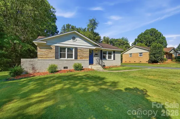 1816 Northcliff DR, Charlotte, NC 28216