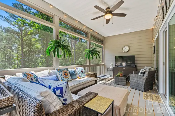 4975 Harbor View DR W, Granite Falls, NC 28630