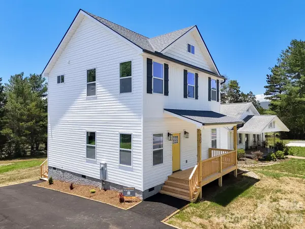 432 Hazel Mill RD, Asheville, NC 28806