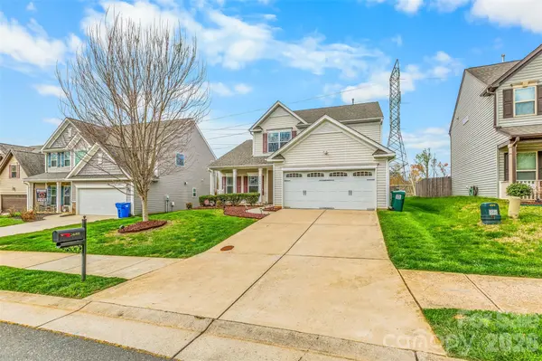 2688 Chari Park LN, Walkertown, NC 27051