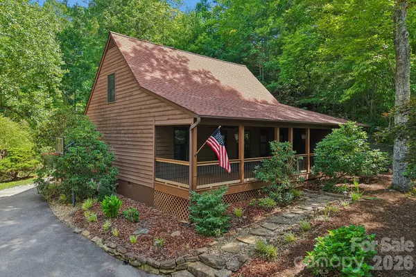 1952 Davis Mountain RD, Hendersonville, NC 28739