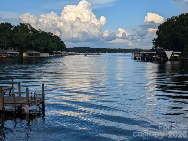 128 Curran Point DR, Norwood, NC 28128