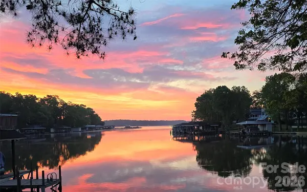 128 Curran Point DR,  Norwood,  NC 28128