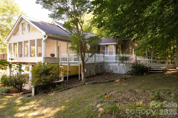 135 Brookhaven LN, Advance, NC 27006