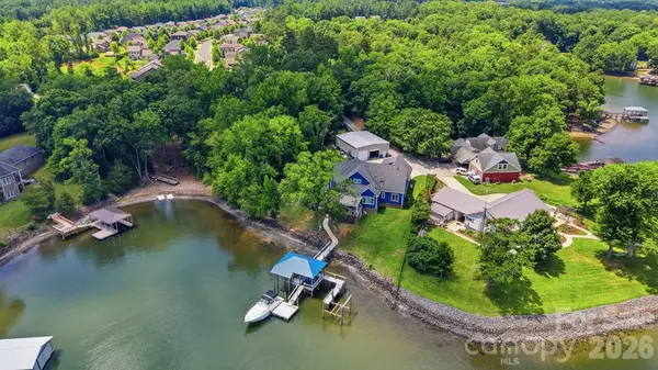 5426 Baker LN, Lake Wylie, SC 29710