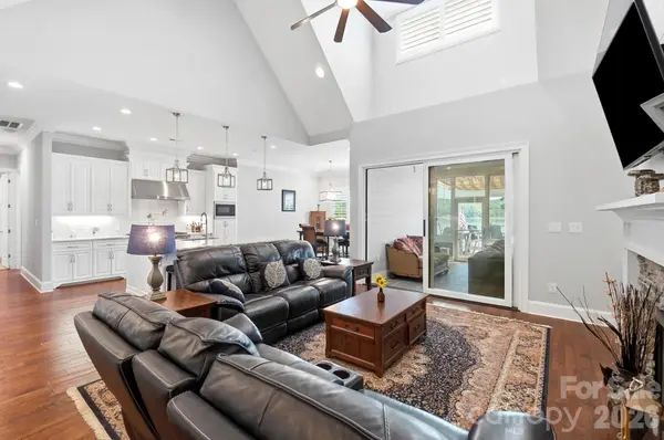 5426 Baker LN, Lake Wylie, SC 29710