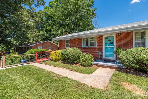 16 Oteen Church RD, Asheville, NC 28805
