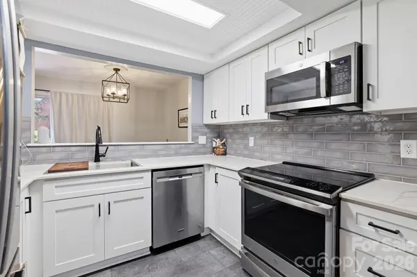 9319 S Vicksburg Park CT, Charlotte, NC 28210