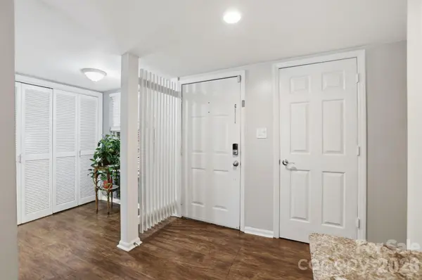9319 S Vicksburg Park CT, Charlotte, NC 28210