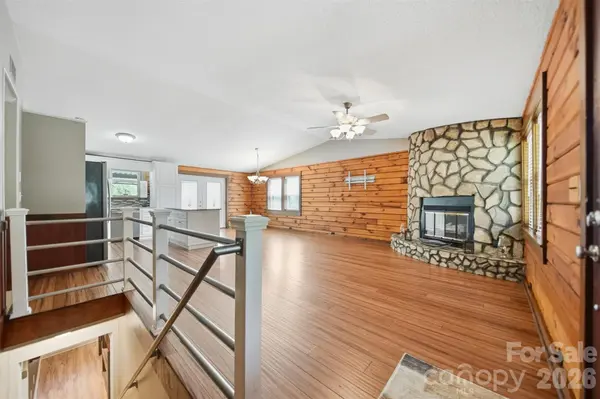 8365 White Pine CIR, Connelly Springs, NC 28612