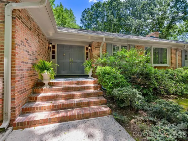 2542 Little Cove RD, Charlotte, NC 28270